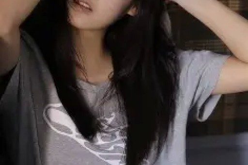陪睡陪玩已过时！又一女星自曝潜规则当众被强吻、伸手进裤子