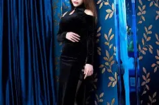 “耍大牌”被富婆贴脸开大口碑下滑是真性情还是低情商？